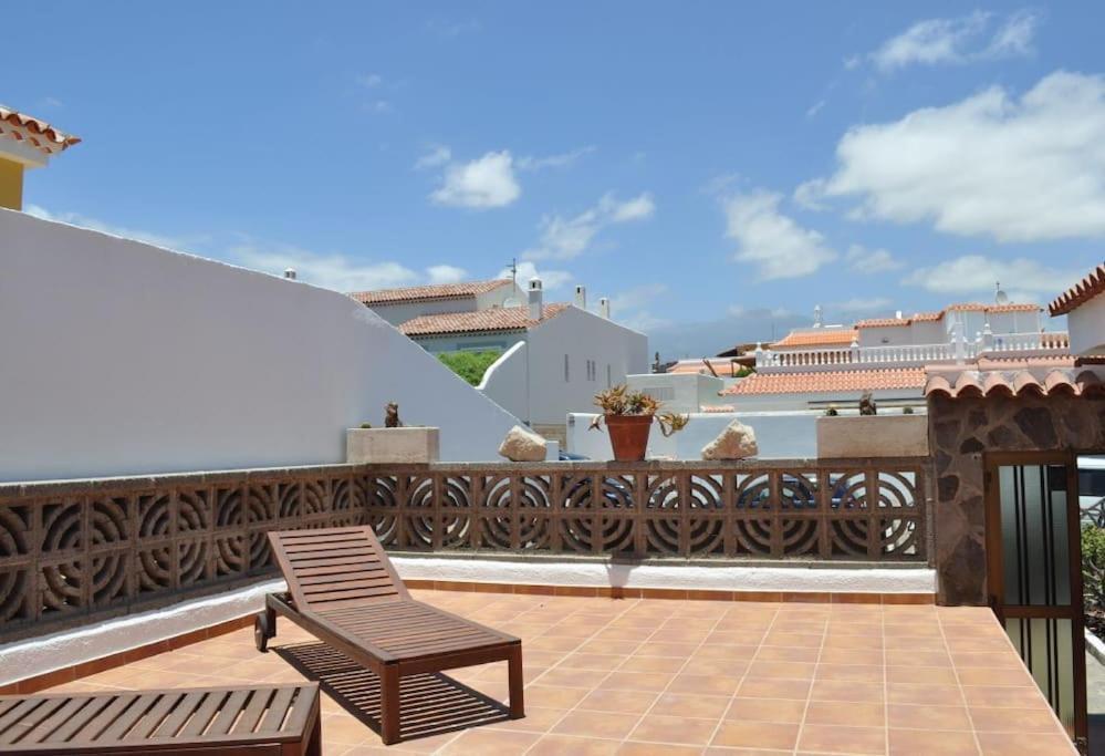 Los Cisnes Encantadora Casa Con Jardin Y Estudio Vista Al Mar El Médano Esterno foto